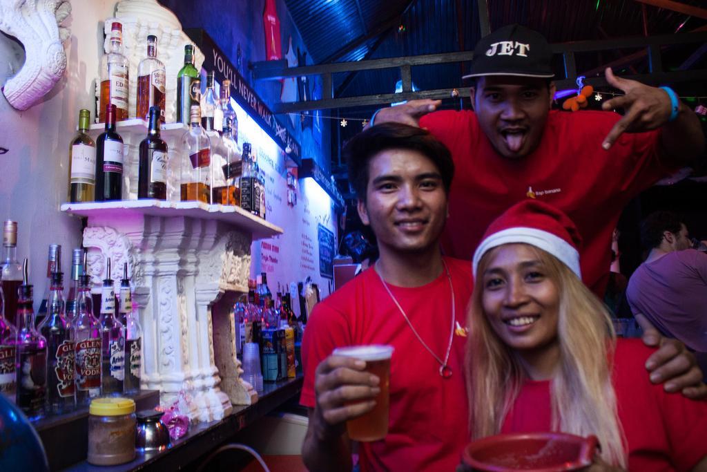 Top Banana Guesthouse & Rooftop Bar Phnom Penh Exterior photo